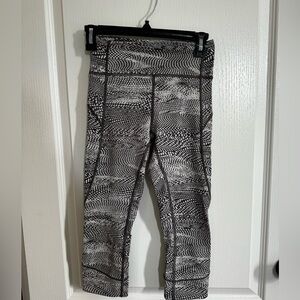 Lululemon white and black leggings